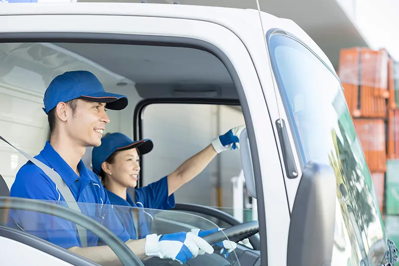食品・雑貨・精密機械などの小型 (2t、3t) 配送ドライバー